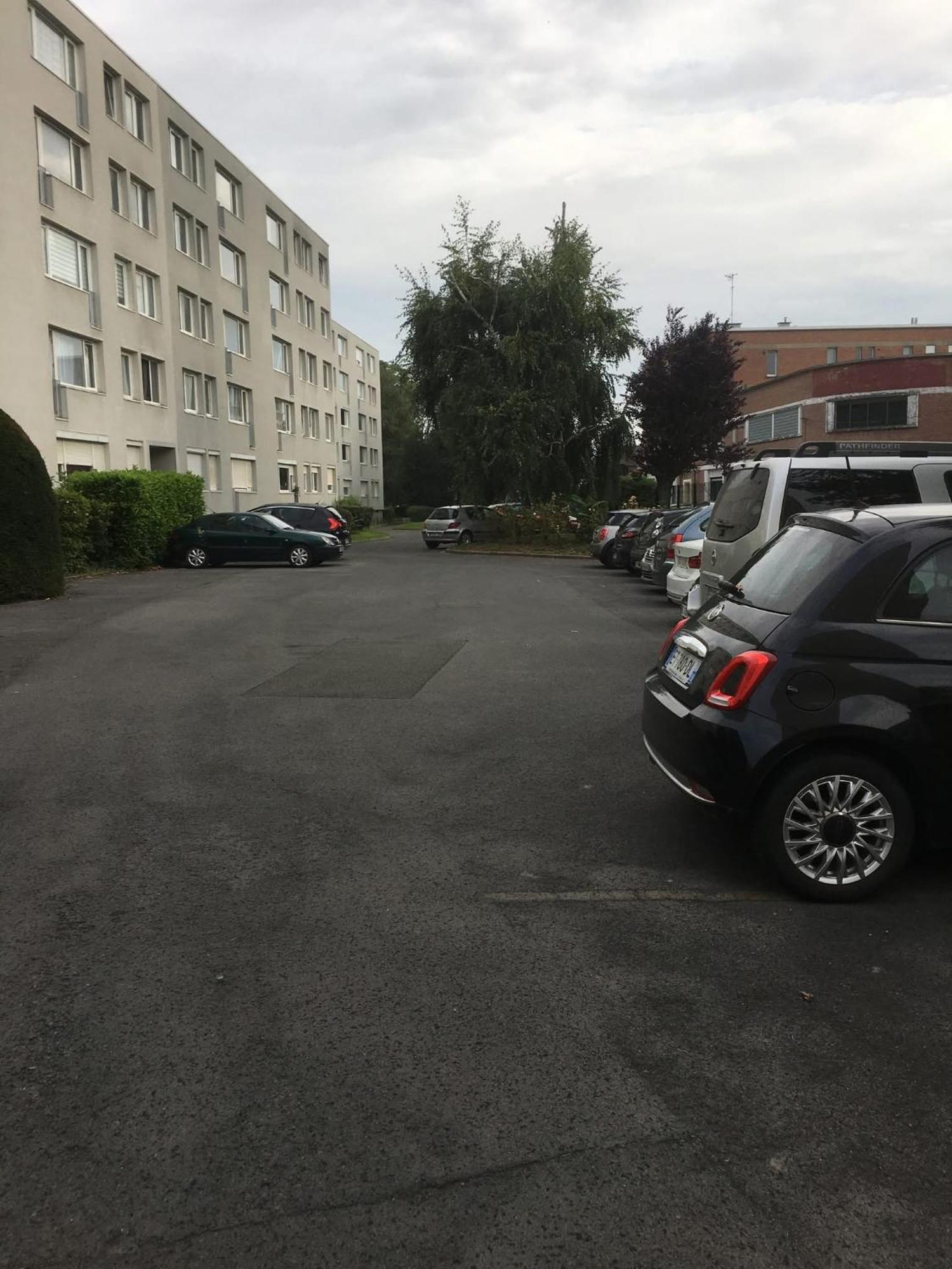 Au Petit Bonheur Imprevu Lejlighed Douai Eksteriør billede